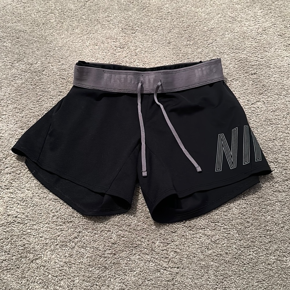 Nike dri-fit black shorts women’s size extra small